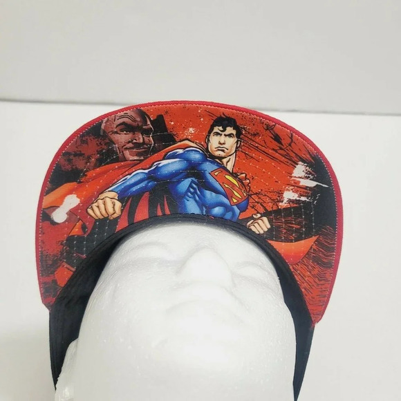 Dc Comic Men's Batman Hat Back Snap Button & Top Solid Black/Red - Picture 5 of 6